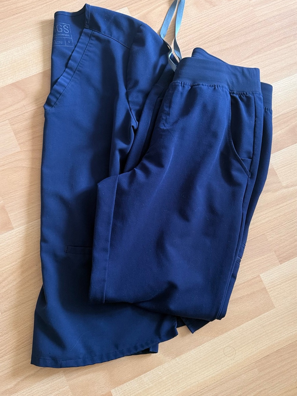 Figs Men's Navy Performance Joggers